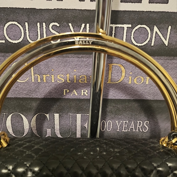 AUTHENTIC  BALLY TRI GOLD COLOR TOP HANDLES W/CROSSBODY - Picture 2 of 5